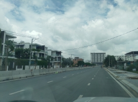 Cho thuê 1830m2 mặt tiền Nguyễn Duy Trinh, giá 140tr/th
